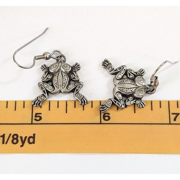 Pacific Northwest Style Silver Tone Frog Dangle Earrings Forest Boho Animals - Picture 5 of 7